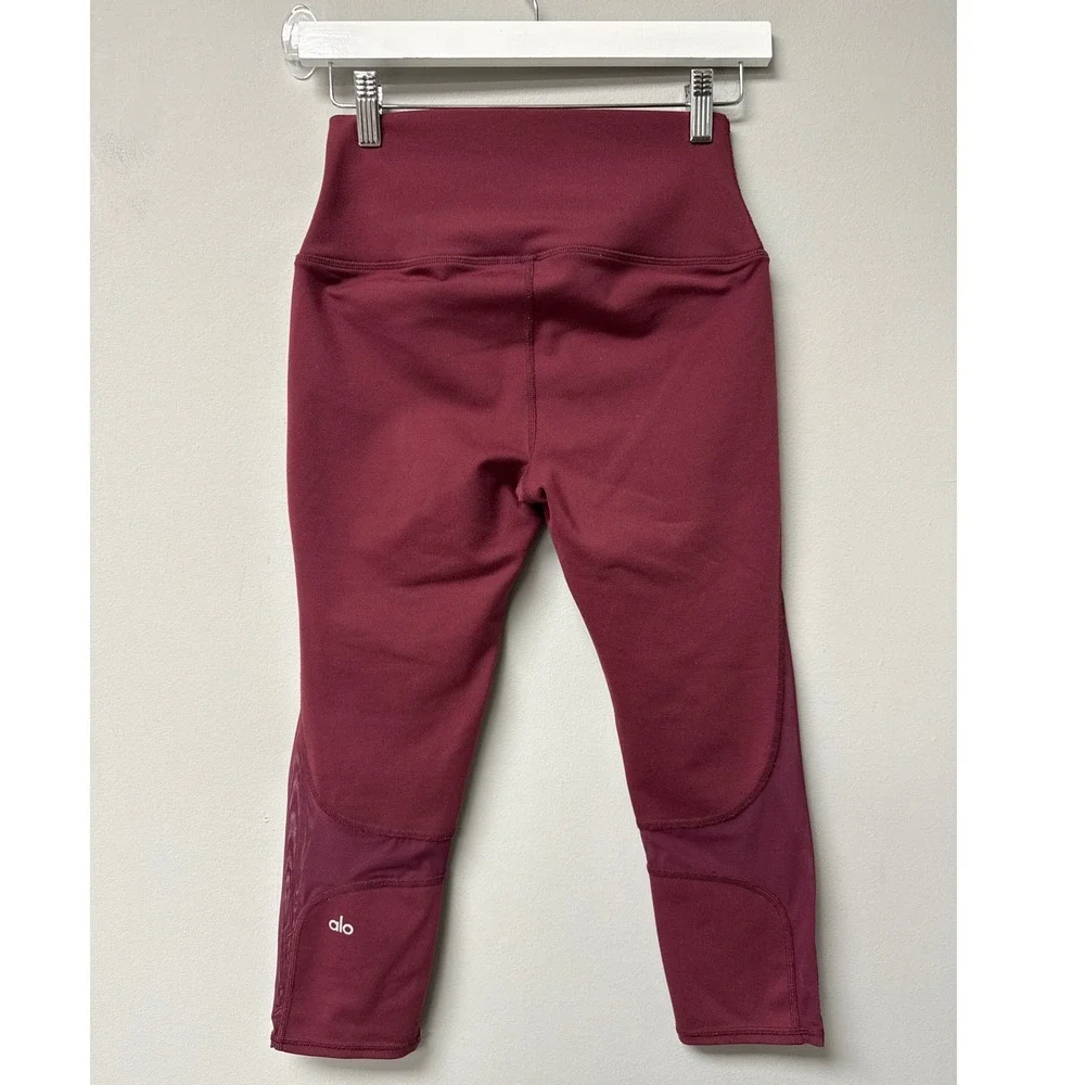 Alo Yoga High Waist Coast Capri Leggings Juneberry Womens S Activewear Gym EUC